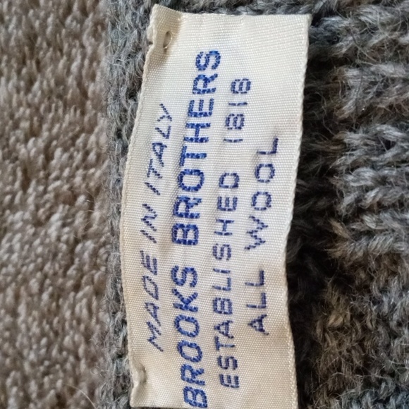 Brooks Brothers vtg M(?) cabled wool cardigan made in Italy with discoloration - Picture 2 of 9
